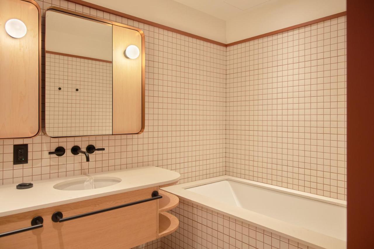 One-Bedroom Suite,1349790733:JPEG