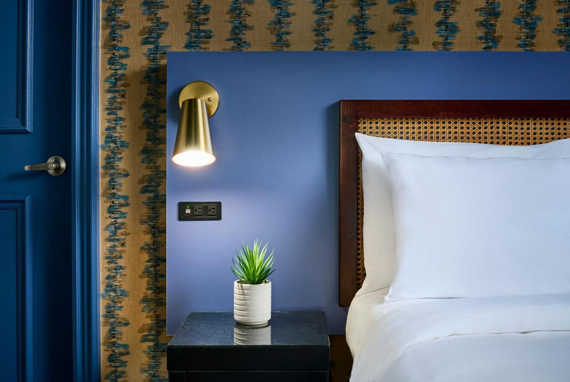 Deluxe King Room,1706348215:JPEG