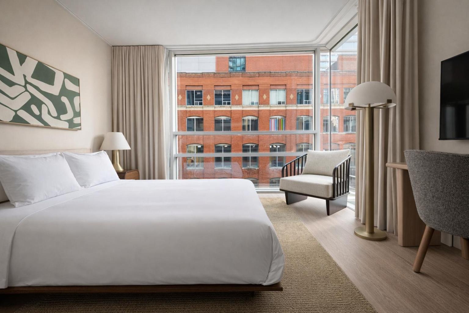 Standard Room 1 Queen Bed