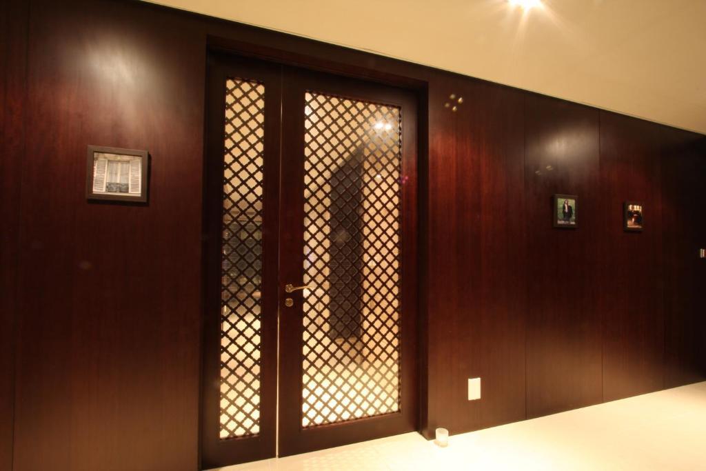 Queen Studio