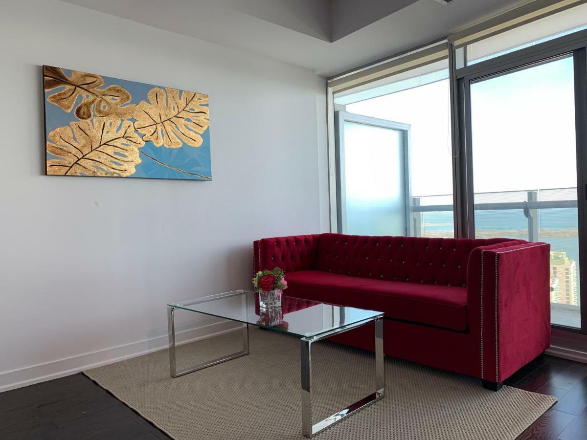 Apartment with Lake View
