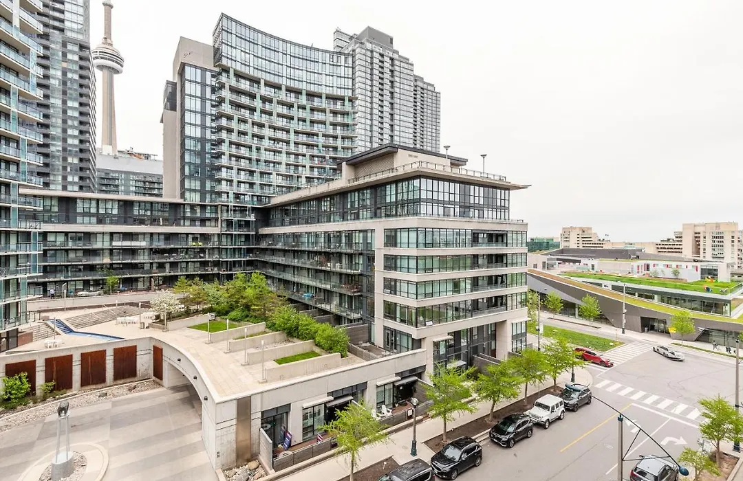Luxury 2Br Toronto Downtown Condo W/ Cn Tower View-1