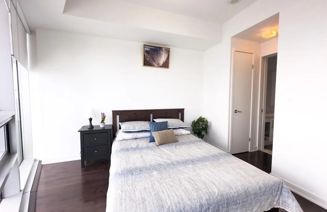 Luxury 2 Bedrooms With Lakeview Cn Tower Entertainment District Rogers Centre-1