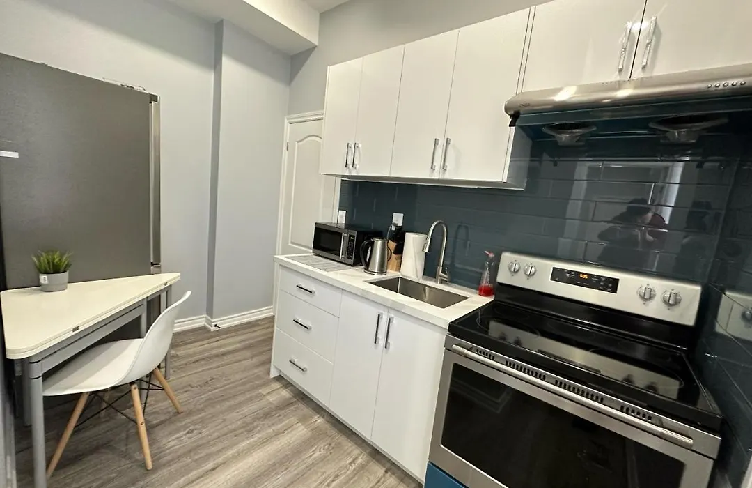 Apartment With Free Parking-1