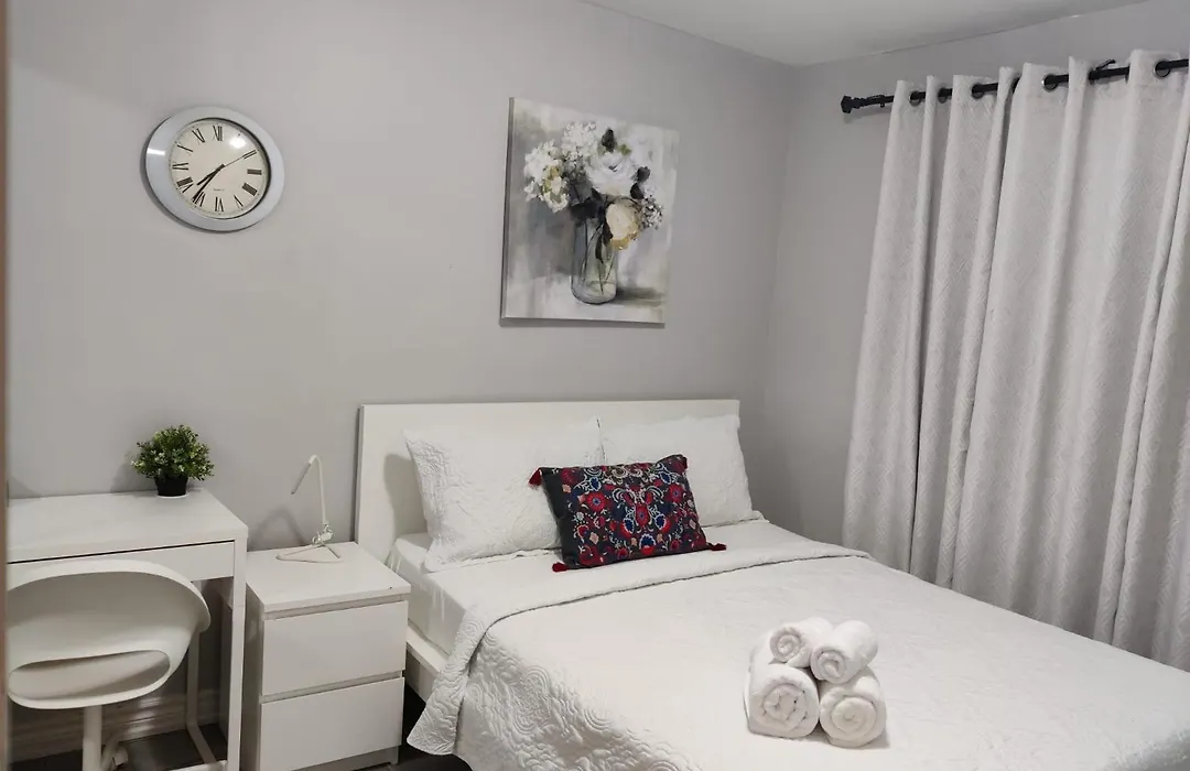 Spacious Mbr Near Kennedy Subway & Go-1