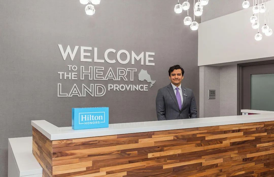 Hampton Inn & Suites By Hilton Toronto Downtown-1
