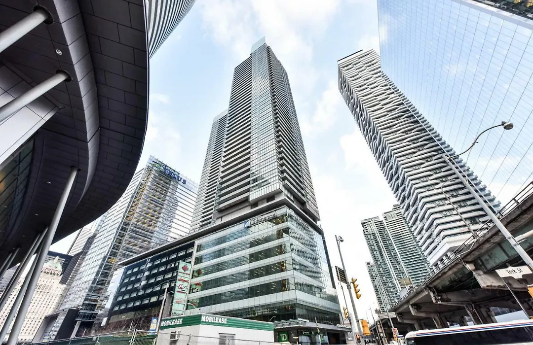 Sarkar Suites - Maple Leaf Square-1