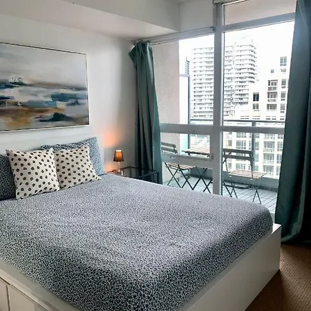 Toronto Downtown 2 Bedroom Families Only Sleeps 5-2