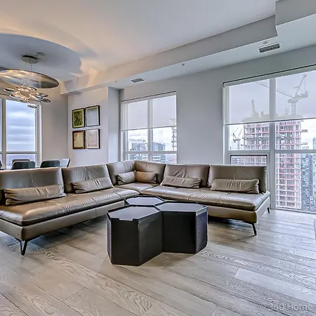 Loft - Entertainment & Financial District-2