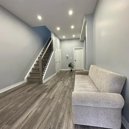 Apartment With Free Parking-2