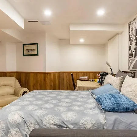 Big Oasis Studio Near Airport Yyz-2