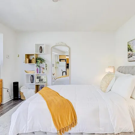Globalstay Yonge St Condos-2