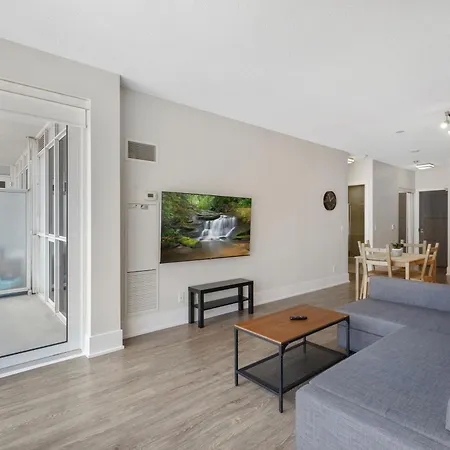 2Bedroom Cn Tower And Water Views - Free Parking - Rooftop Pool-3