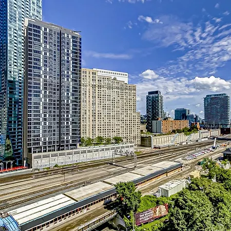 Globalstay Yonge St Condos-3