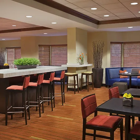 Courtyard By Marriott Toronto Airport-3