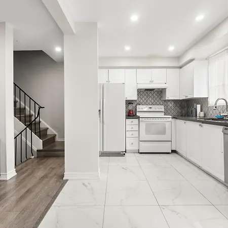Rooming House In Scarborough By Globalstay-2