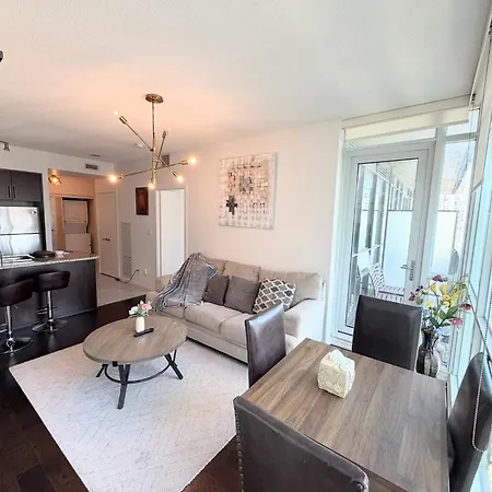 2-Bdrm And 1 Den 3 Bed Condo With 2 Bath - Prime Location- Adjacent To Scotiabank Arena, Cn Tower, Union Station, Ripleys-2