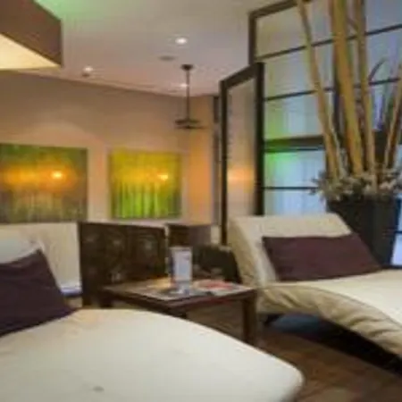 Pinnacle Suites - Pantages Tower-3