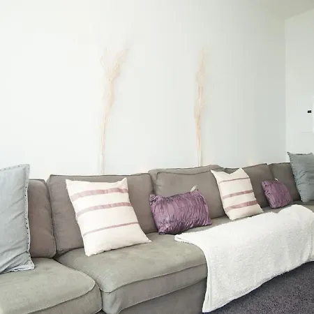 Sun Suites - Lakeview Suite-3