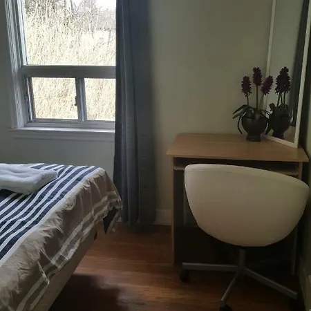 North York Bb Bed & Breakfast-3